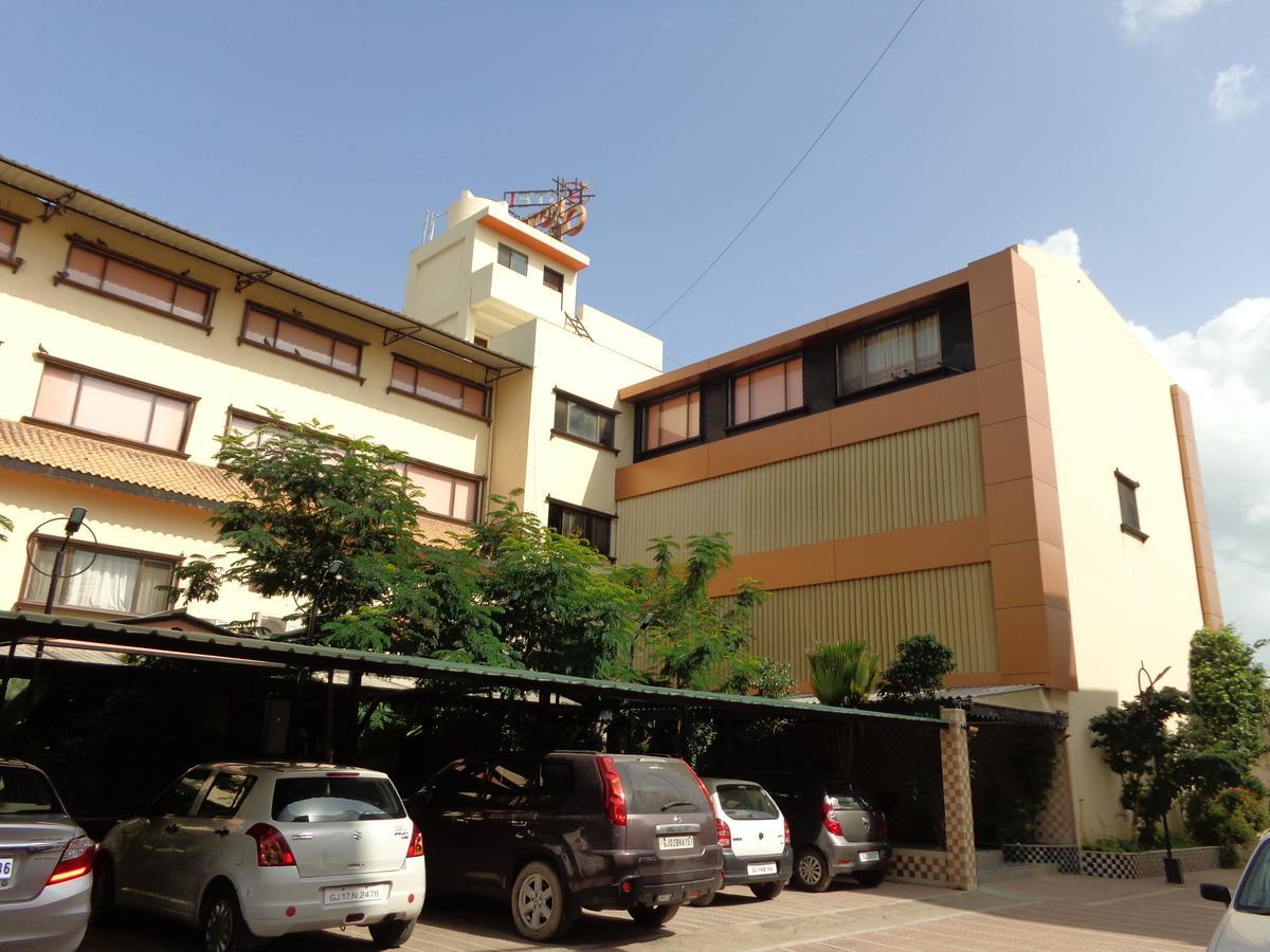Hotel Orange Inn Sarkhej 外观 照片