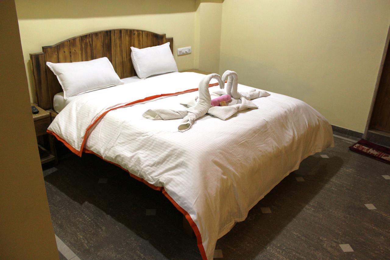 Hotel Orange Inn Sarkhej 外观 照片